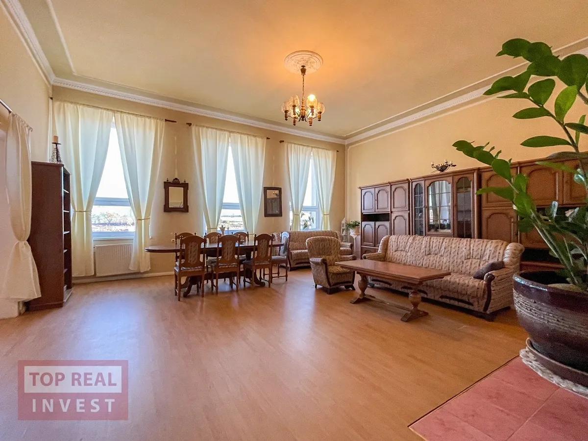 Prodej rodinného domu 532 m², pozemek 1962 m²
